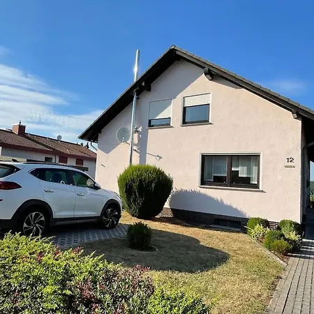 Ferienwohnung Leuchtbergblick Mit Terrasse Und Pkw Stellplatz Eschwege Exterior photo