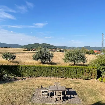 Ferienwohnung Leuchtbergblick Mit Terrasse Und Pkw Stellplatz Eschwege Exterior photo